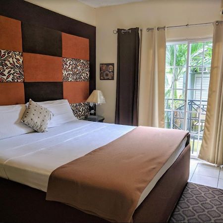 Christar Villas Hotel Kingston Extérieur photo