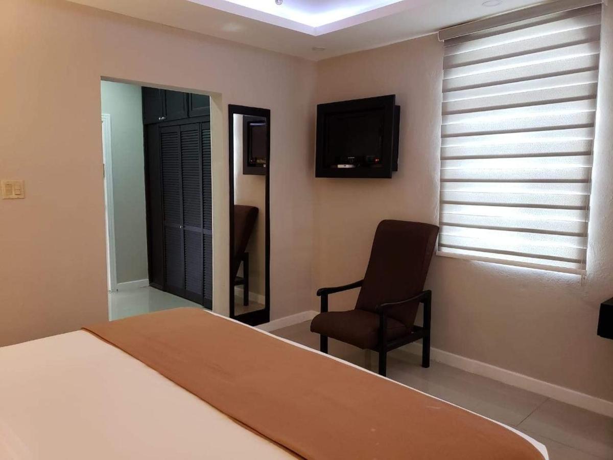 Christar Villas Hotel Kingston Extérieur photo