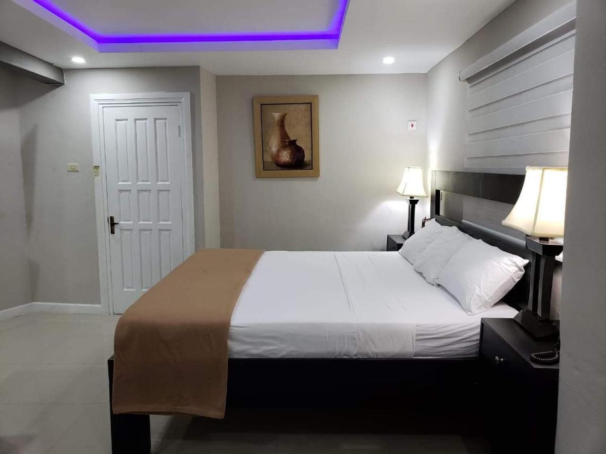 Christar Villas Hotel Kingston Extérieur photo