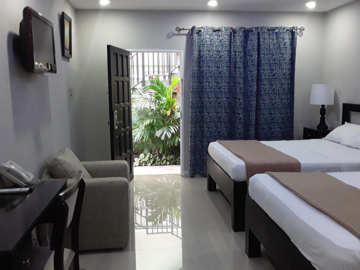 Christar Villas Hotel Kingston Extérieur photo