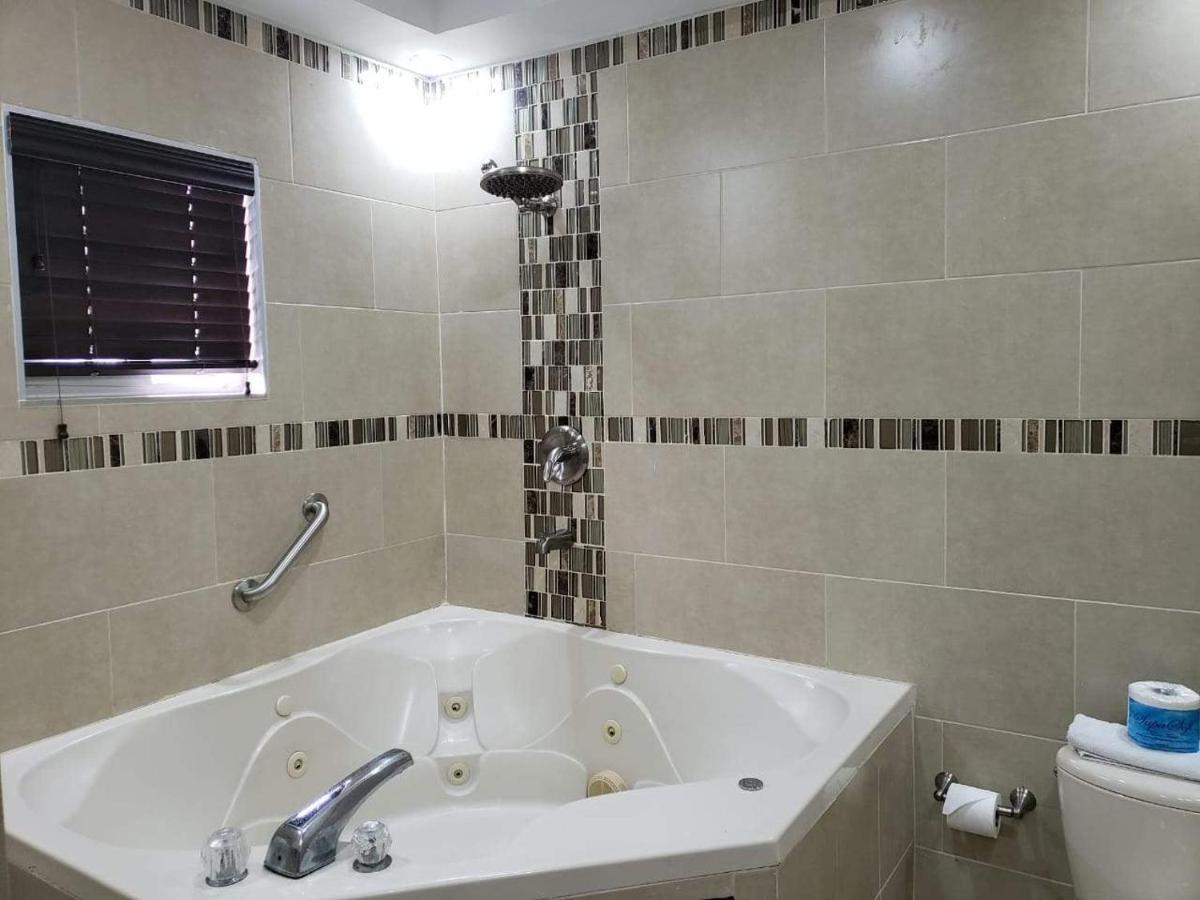 Christar Villas Hotel Kingston Extérieur photo