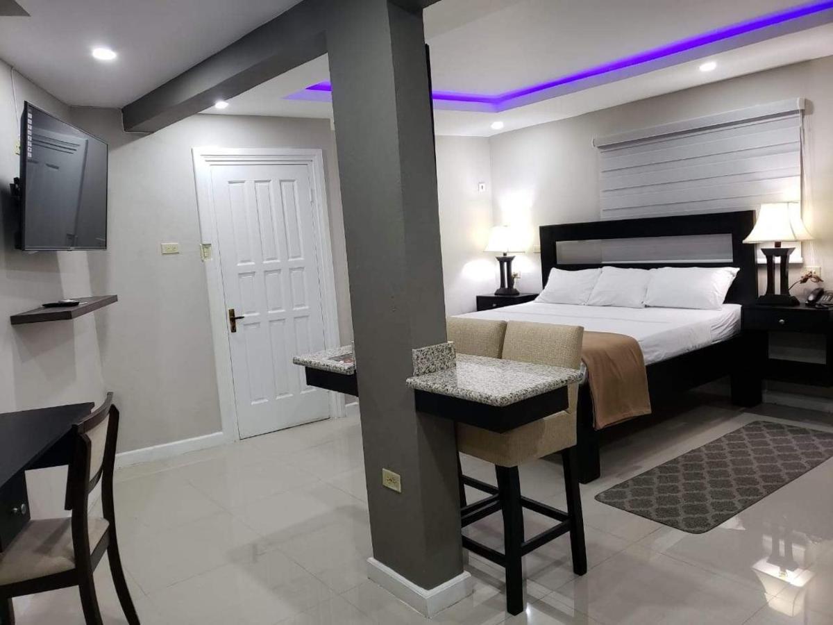 Christar Villas Hotel Kingston Extérieur photo
