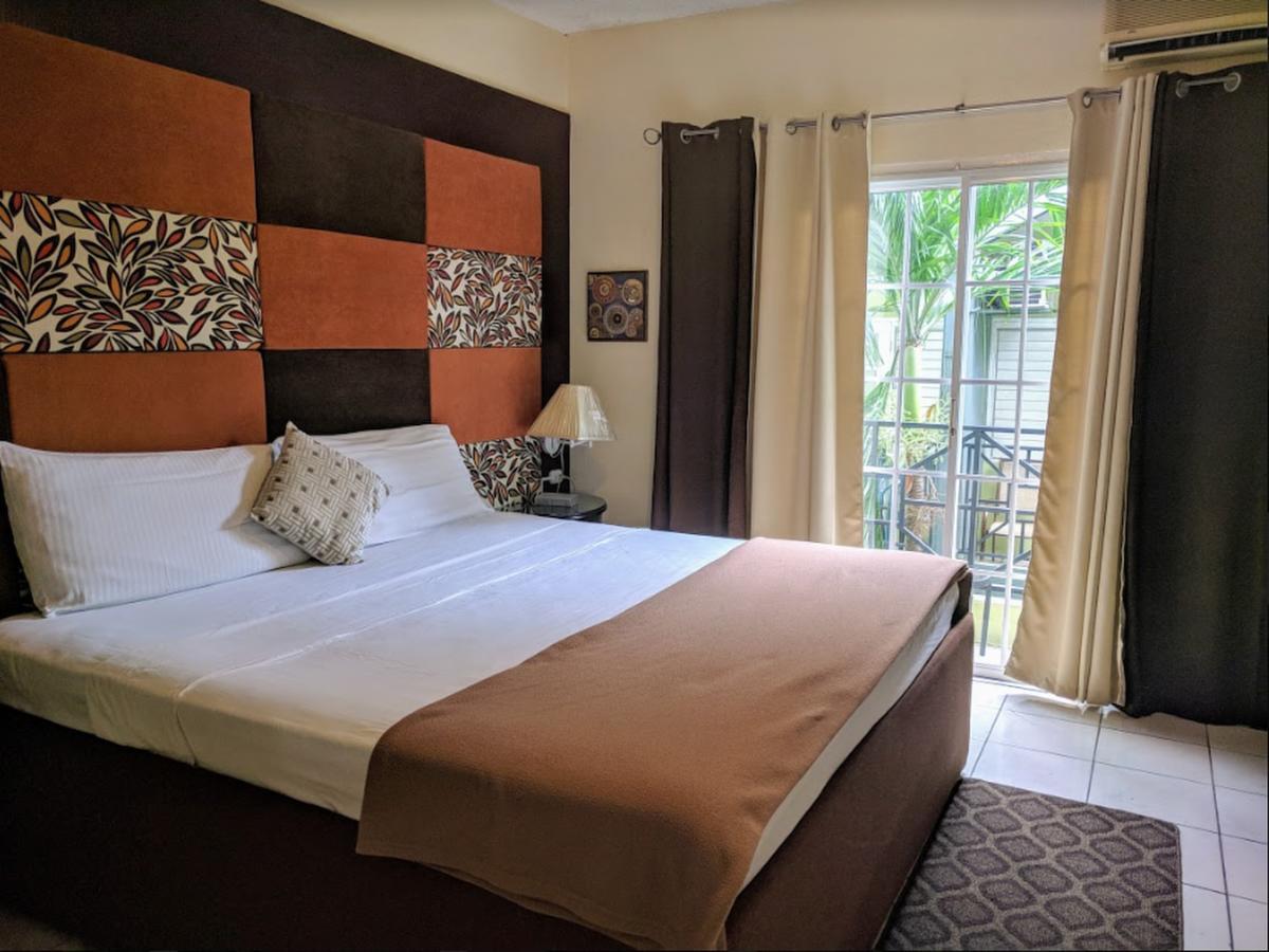 Christar Villas Hotel Kingston Extérieur photo
