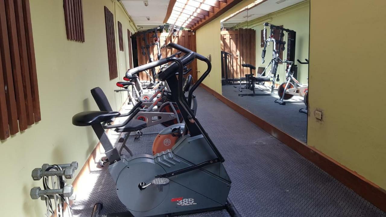 Christar Villas Hotel Kingston Extérieur photo