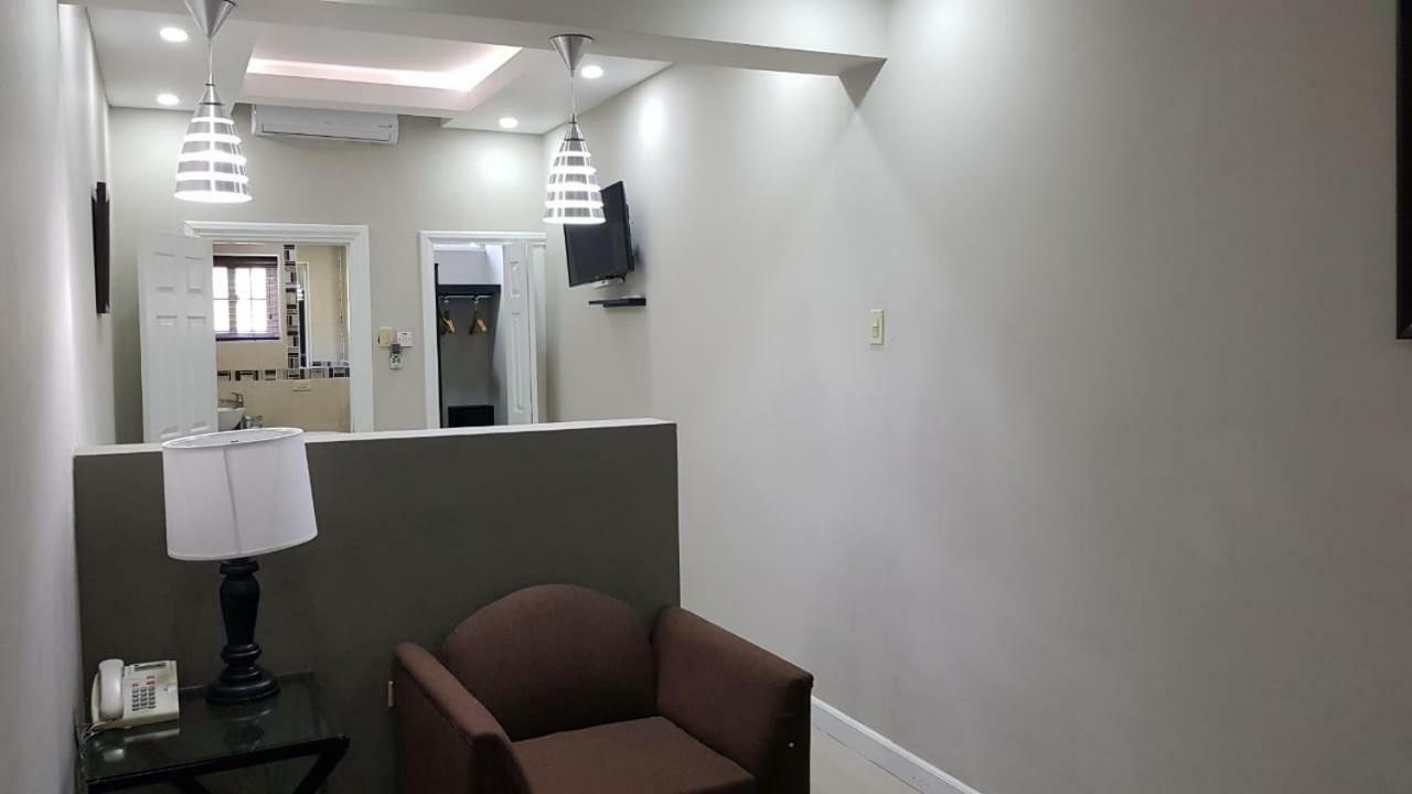 Christar Villas Hotel Kingston Extérieur photo