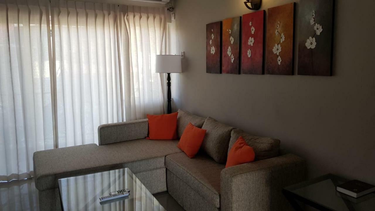 Christar Villas Hotel Kingston Extérieur photo