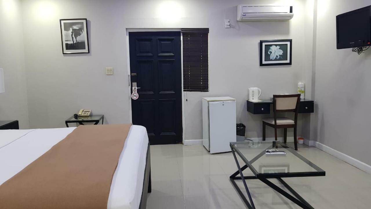 Christar Villas Hotel Kingston Extérieur photo